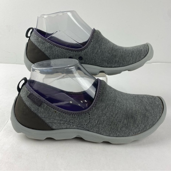 Crocs Womens 8 Gray Duet Ballet Flats Graphite Slip On Comfort Shoes - Picture 1 of 5